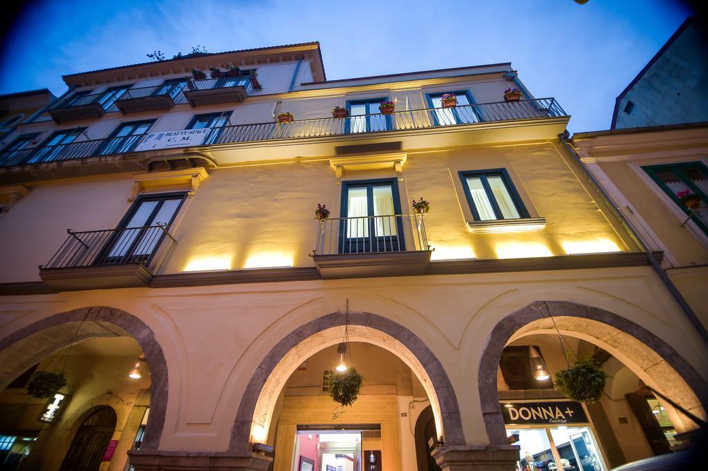 Palazzo Liguori Bed & Breakfast Cava deʼ Tirreni Екстериор снимка