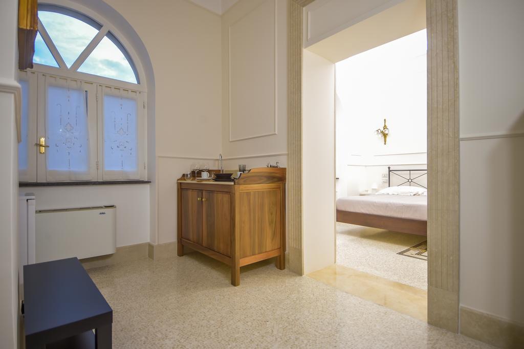Palazzo Liguori Bed & Breakfast Cava deʼ Tirreni Екстериор снимка